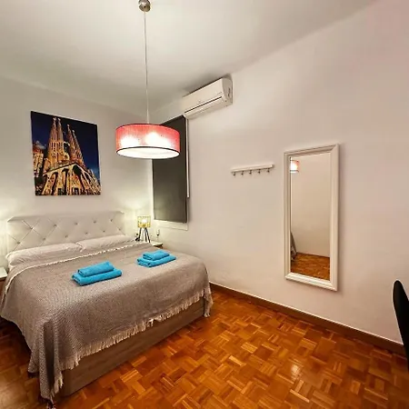 Nuevo Roger Habitaciones Couette-café *