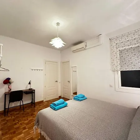 Nuevo Roger Habitaciones Couette-café Barcelone